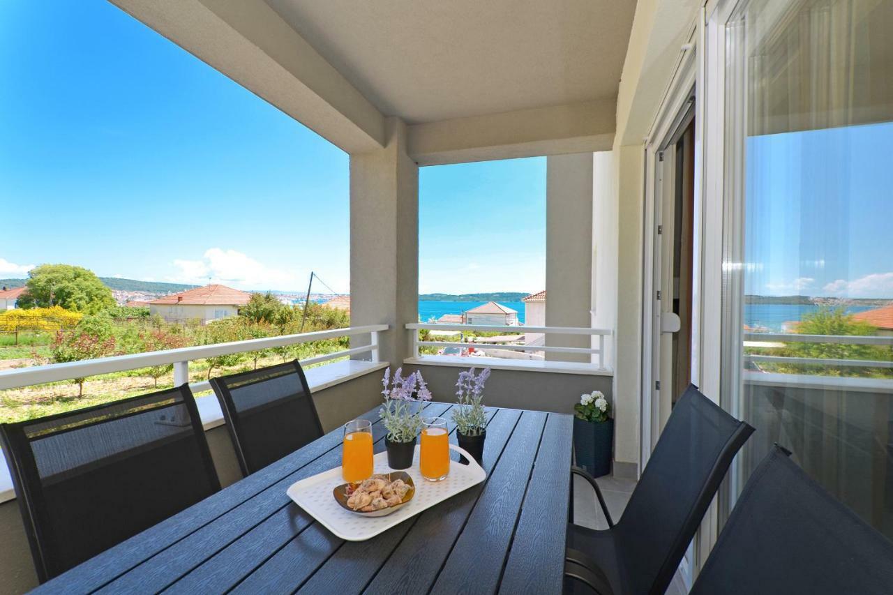 Sunshine Apartment Трогир Екстериор снимка